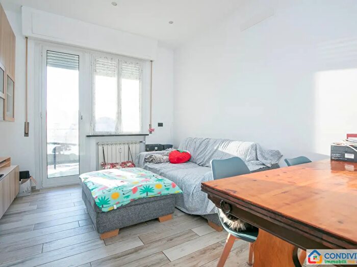 Appartamento con 6 locali in vendita in Via Davide Menini, Genova