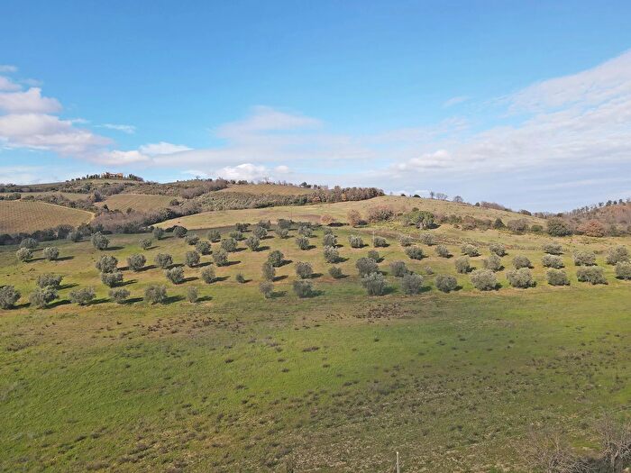 Casa con 6 locali in vendita in Cinigiano