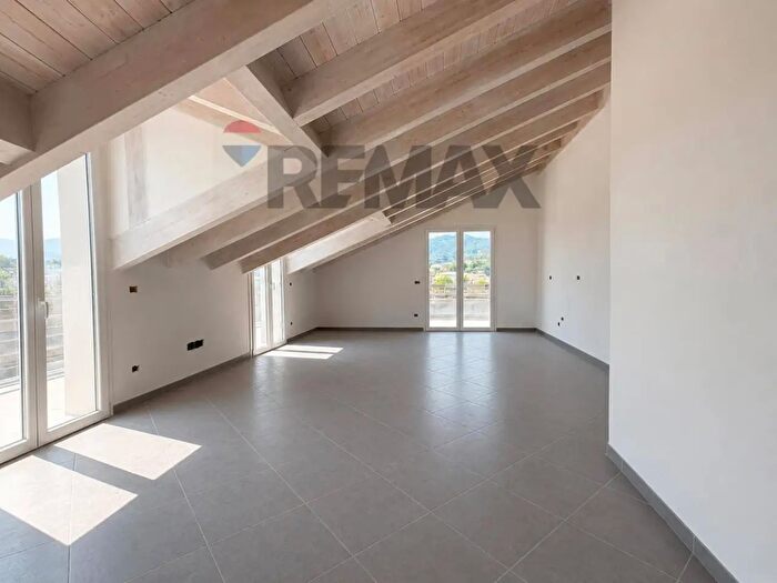 Appartamento quadrilocale in vendita in Via Nizza, Savona