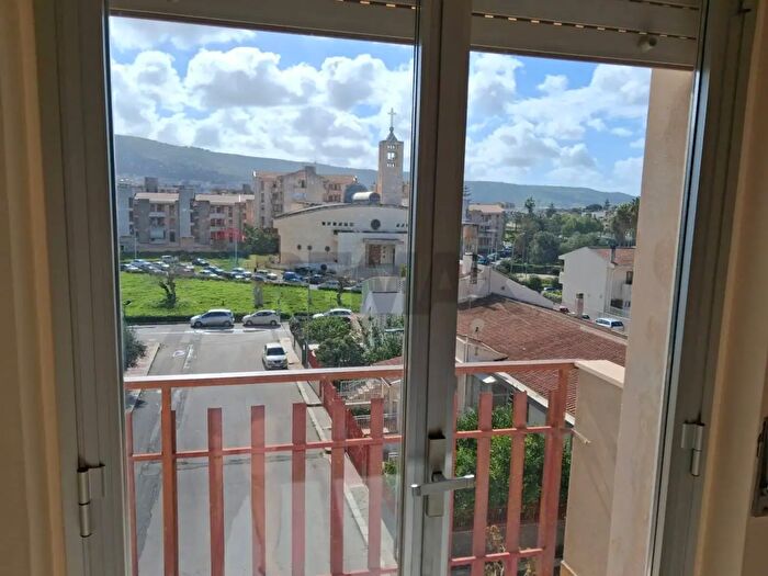 Appartamento con 6 locali in vendita in Via dei Gelsi, Comiso