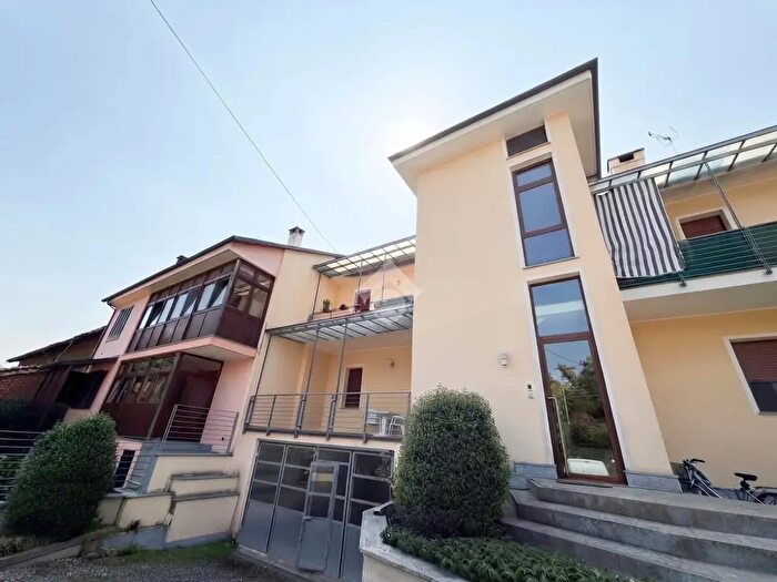 Appartamento bilocale in affitto in Frazione Benne, Piscina