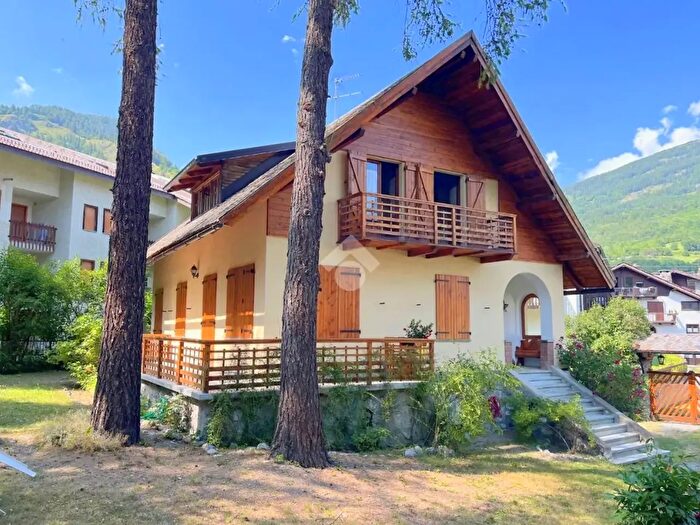 Casa trilocale in affitto in Via La Rho, Bardonecchia