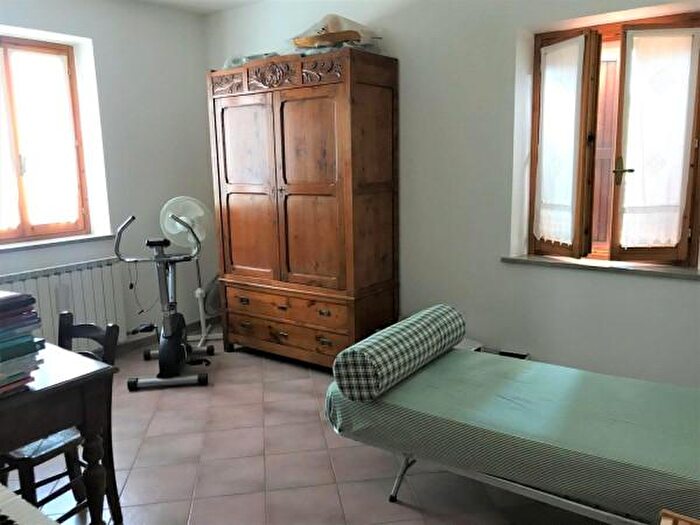 Casa con 6 locali in vendita in Via Colonna, Urbino