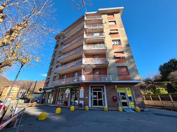 Appartamento con 5 locali in vendita in Via Roma, Montoggio