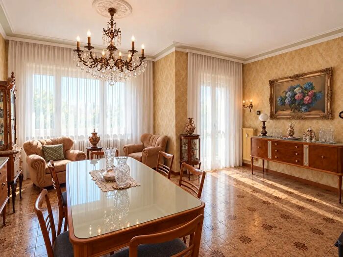 Appartamento con 7 locali in vendita in Via Giulia, Trieste