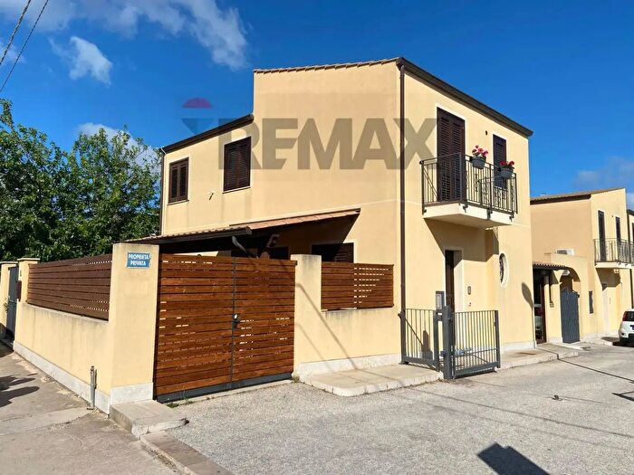 Casa trilocale in vendita in Via Baglio Mogli Belle, Custonaci