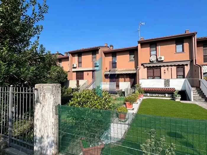 Casa quadrilocale in vendita in Via Tiziano, Brescia
