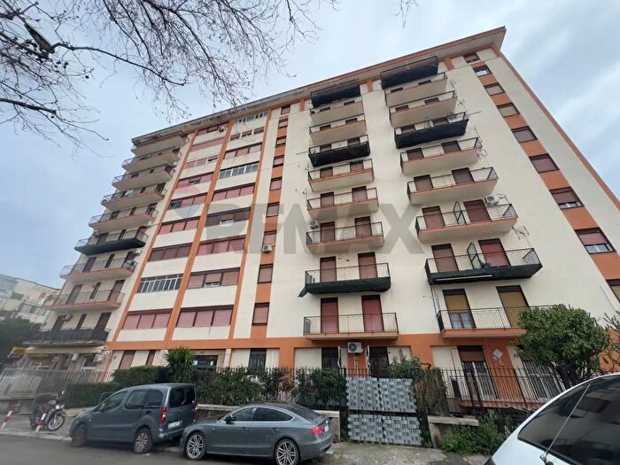 Appartamento con 6 locali in vendita in Palermo