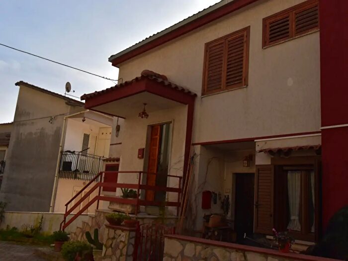 Appartamento con 7 locali in vendita in Via Alessandro Manzoni, Sala Consilina