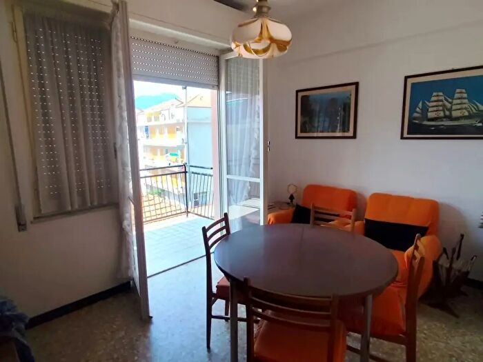 Appartamento trilocale in vendita in Via Verga, Loano