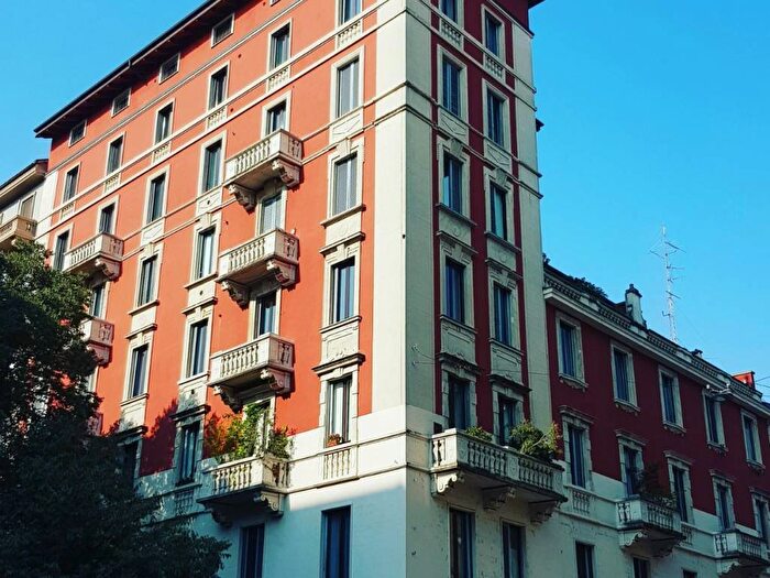 Appartamento trilocale in affitto in Via Spartaco, Montenero, Milano