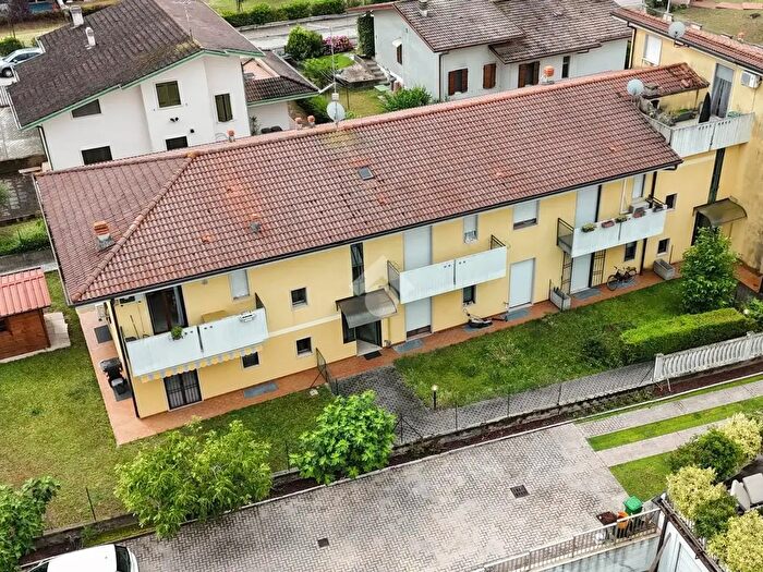Appartamento trilocale in vendita in Via Boito Arrigo, Oppeano