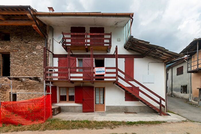 Casa trilocale in vendita in Borgata Agliasco Picca, Paesana