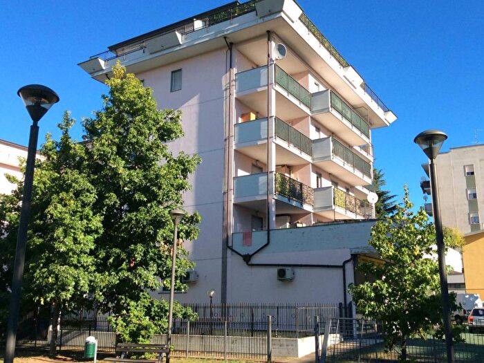 Appartamento bilocale in affitto in Via Marzo, Arnate, Gallarate