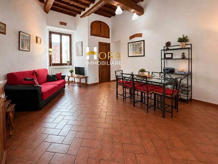Appartamento trilocale in vendita in Piazza San Pier Maggiore, Firenze