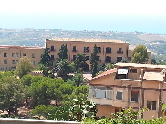 Appartamento con 5 locali in affitto in Agrigento