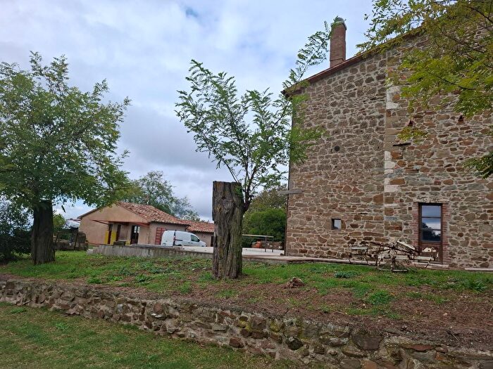 Casa con 18 locali in vendita in Manciano