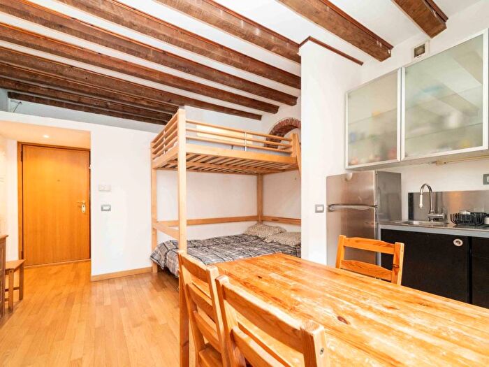 Appartamento monolocale in vendita in Viale Bligny, Bocconi, Milano