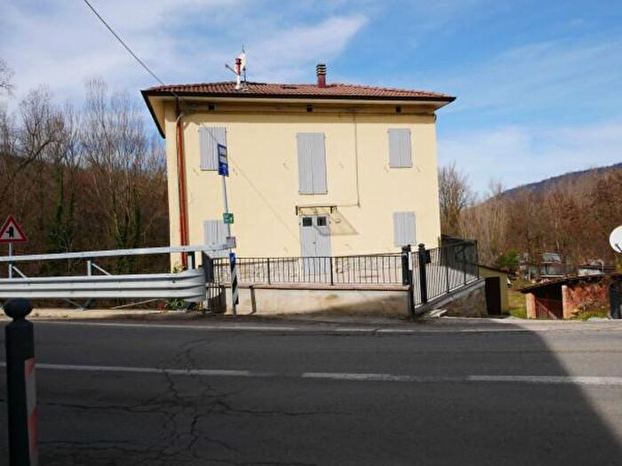 Casa trilocale in vendita in Via Valrossenna, Polinago