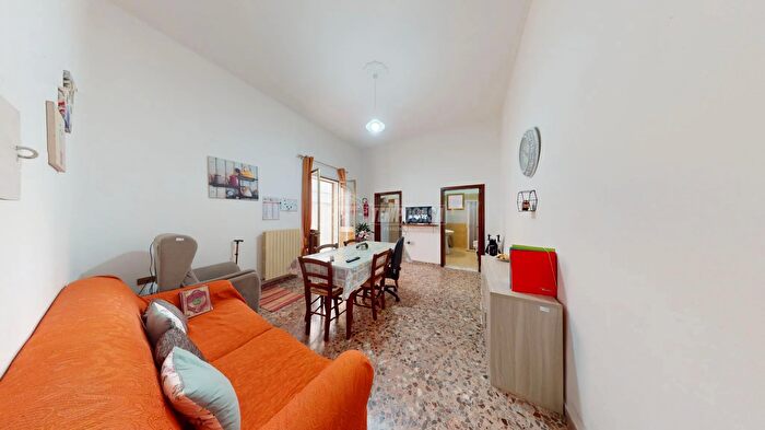 Appartamento trilocale in vendita in Via Giuseppe Parini, Lizzanello