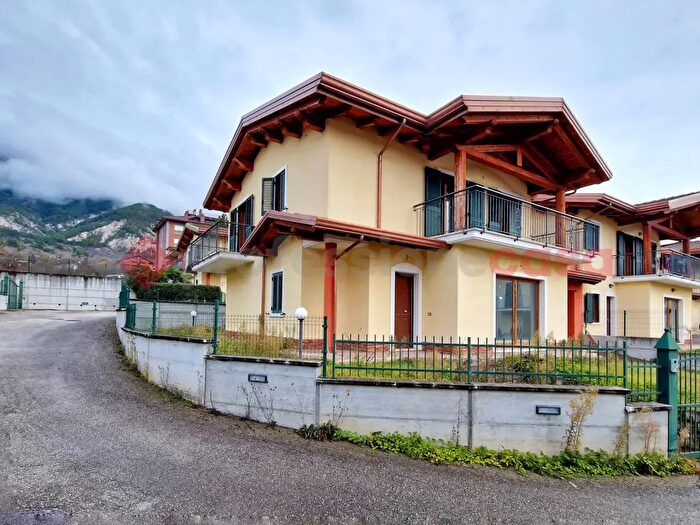 Case in Vendita e in Affitto - 2