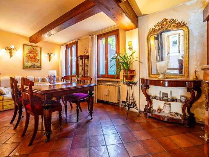 Appartamento trilocale in vendita in Via Trieste, Mantova