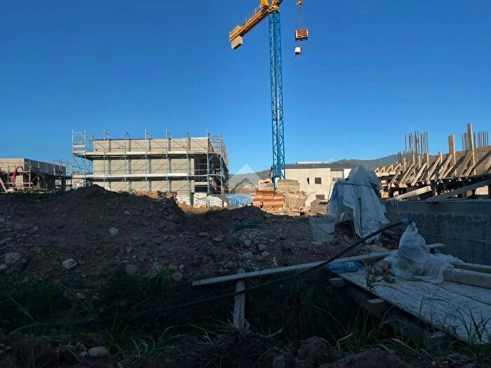 Appartamento trilocale in vendita in Via Carlo Carrà, Rende