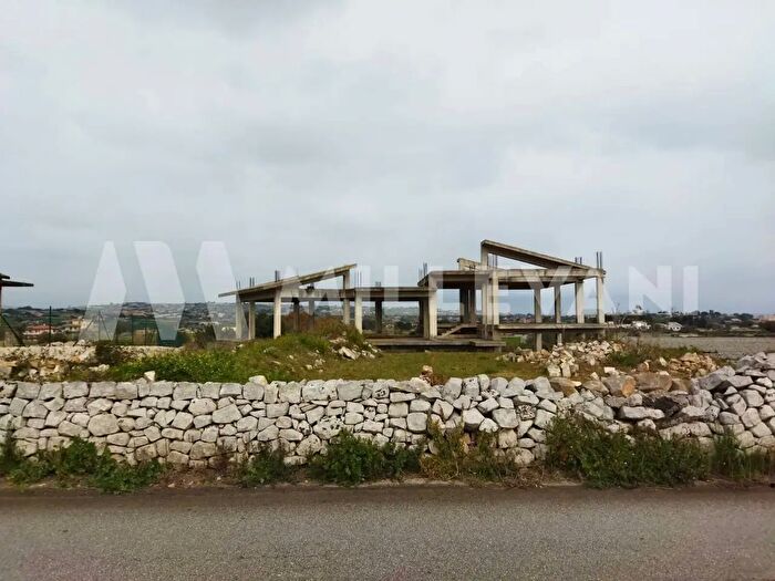 Casa con 9 locali in vendita in Via Rocciola Scrofani, Modica