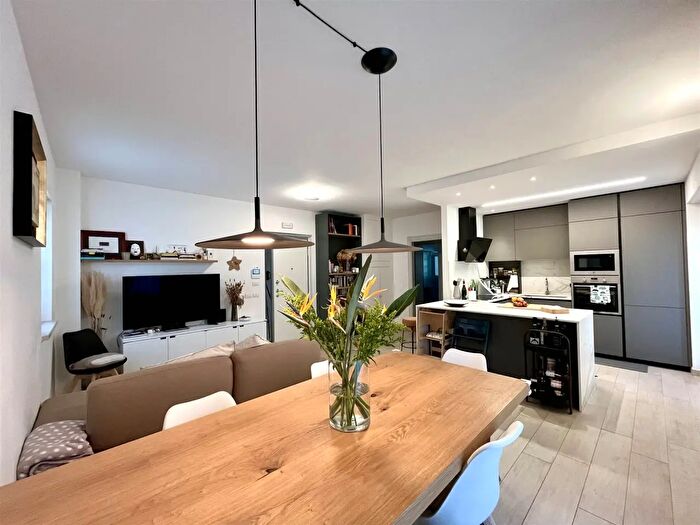 Appartamento con 6 locali in vendita in Via Girolamo Diruta, Perugia