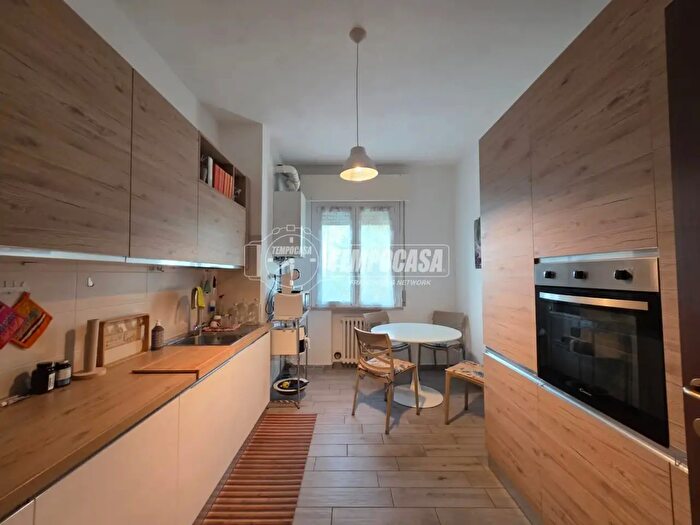Appartamento trilocale in vendita in Via Leopoldo Pilla a, Mantova