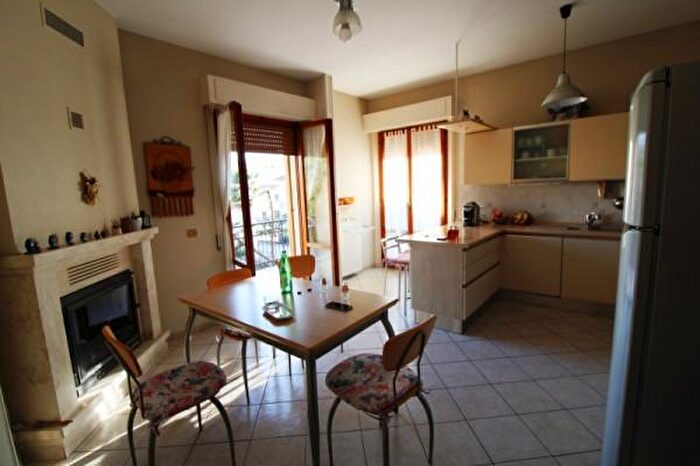 Casa con 6 locali in vendita in Via Tullio Ceccacci, Maiolati Spontini