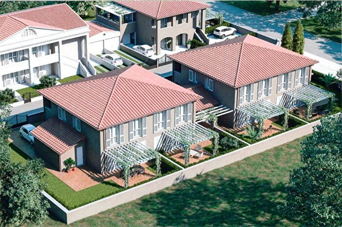 Casa con 6 locali in vendita in Pontedera