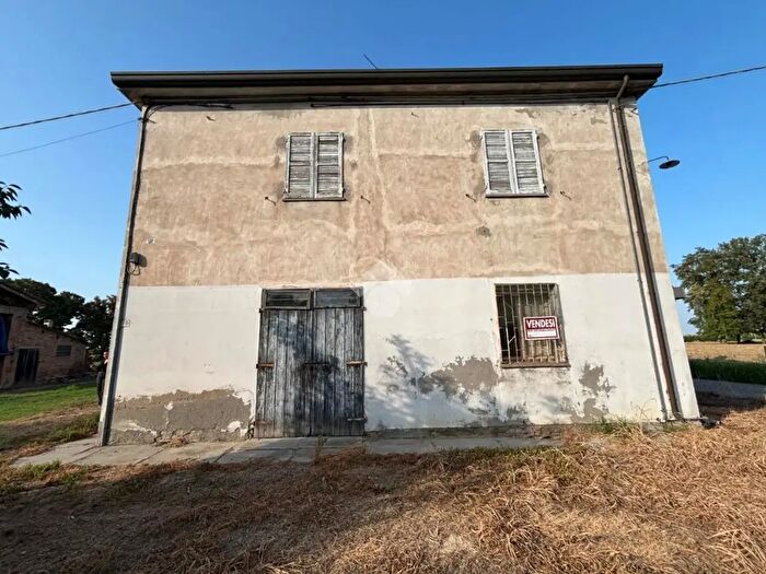 Casa quadrilocale in vendita in Via Provinciale Maiano, Fusignano