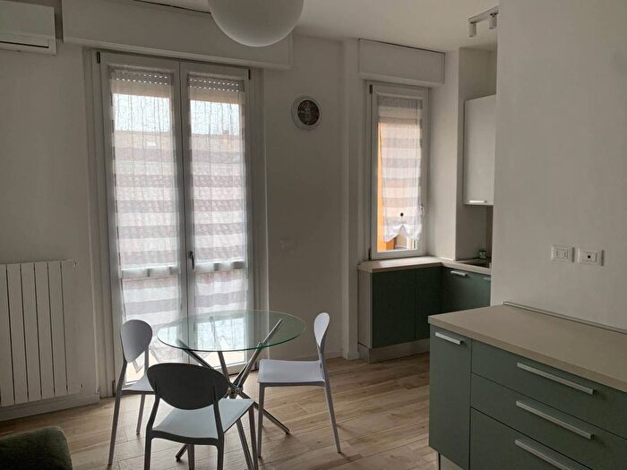 Appartamento trilocale in affitto in Vicolo Tito Speri, Braila Stazione, Lodi