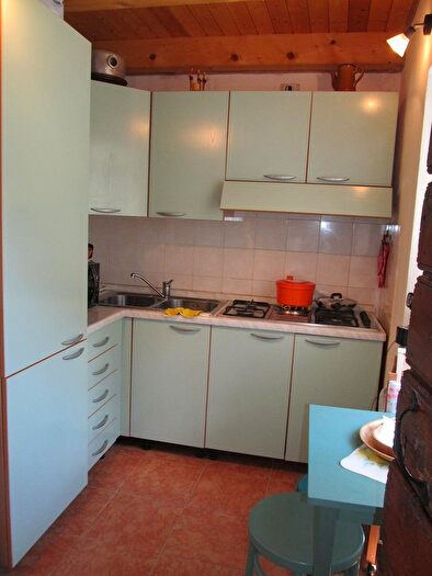 Casa con 6 locali in vendita in Torre Di Santa Maria