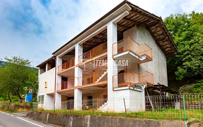 Casa con 6 locali in vendita in Via Sangonetto, Coazze