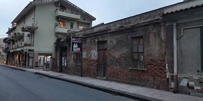 Casa con 5 locali in vendita in Via Nazionale, Valdina