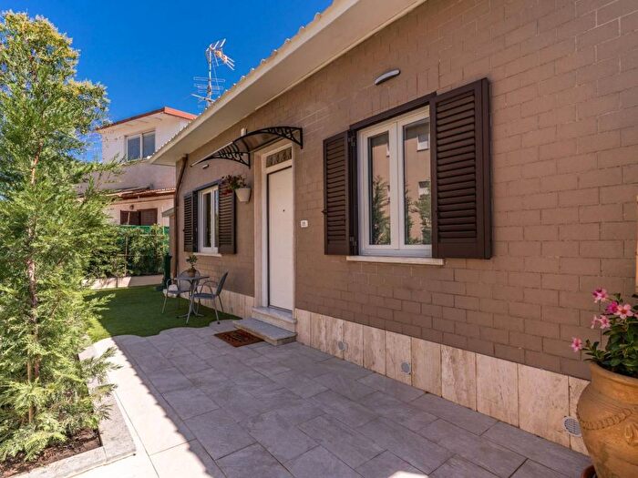 Casa trilocale in affitto in Via Adriano I, Boccea, Roma