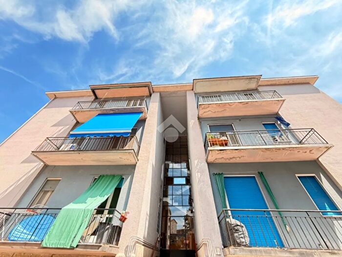 Appartamento trilocale in vendita in Via Francesco Orsi, Pavia