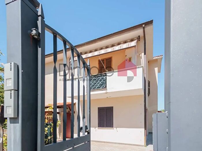 Appartamento con 5 locali in vendita in Via Francesco Guerri, Tarquinia