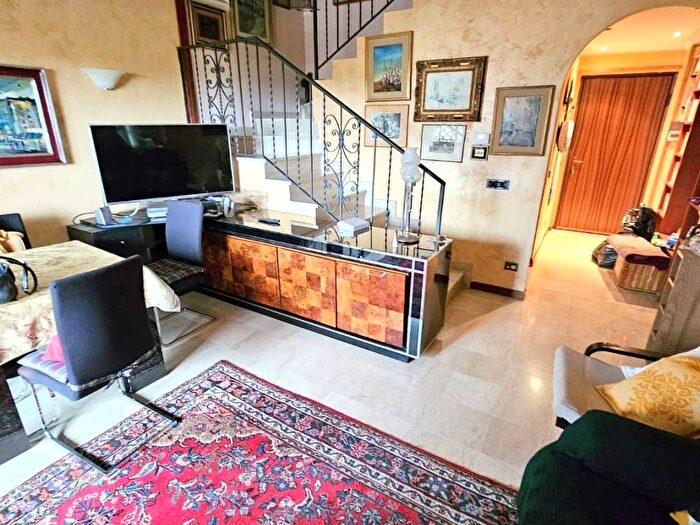 Appartamento trilocale in affitto in Viale Londra, Rinnovamento, Roma