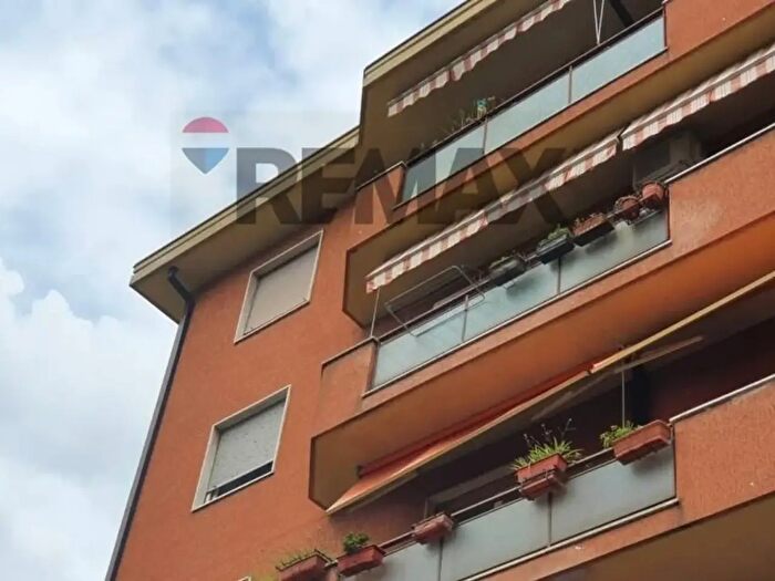 Appartamento trilocale in affitto in Viale Valganna, Varese
