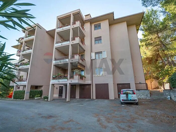 Appartamento quadrilocale in vendita in Via Anton Giulio Majano, Chieti