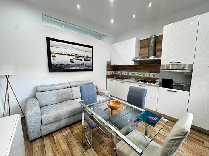 Appartamento bilocale in affitto in Via del Parco Carelli, Posillipo, Napoli