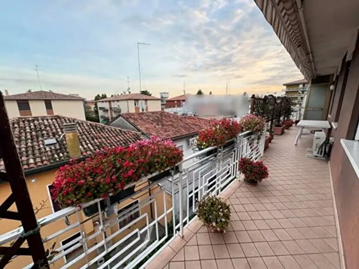 Appartamento con 5 locali in vendita in Via del Giglio, Padova