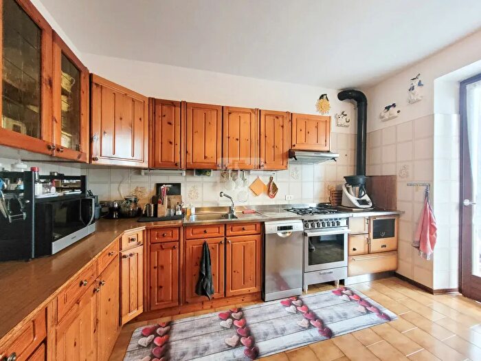 Appartamento con 5 locali in vendita in Via di Val, Tenno
