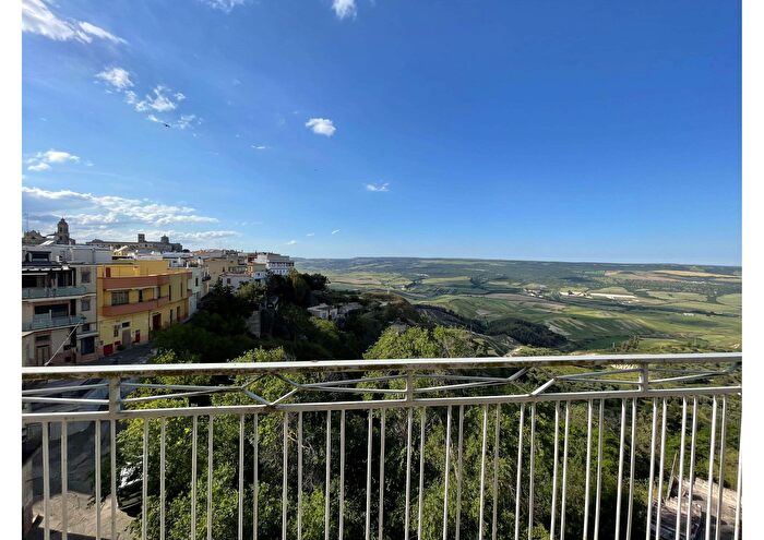 Appartamento trilocale in vendita in Via San Francesco dAssisi, Montescaglioso