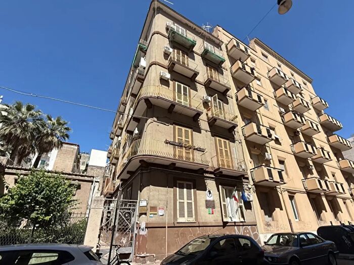 Appartamento trilocale in vendita in Via Regina Elena, Taranto