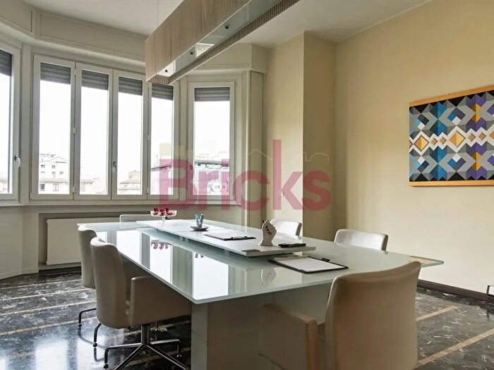 Casa con 6 locali in affitto in Piazza V Giornate, Milano