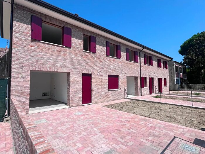 Casa con 5 locali in vendita in Copparo